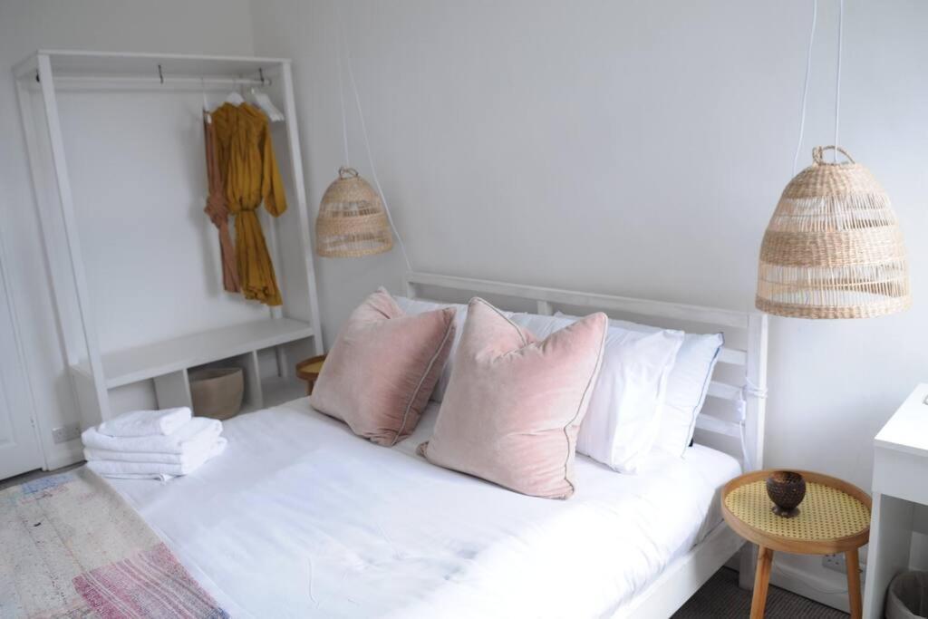 Light Filled Mid- Century 3 Bed Cottage In Dulwich London Exteriör bild