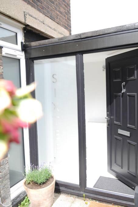 Light Filled Mid- Century 3 Bed Cottage In Dulwich London Exteriör bild