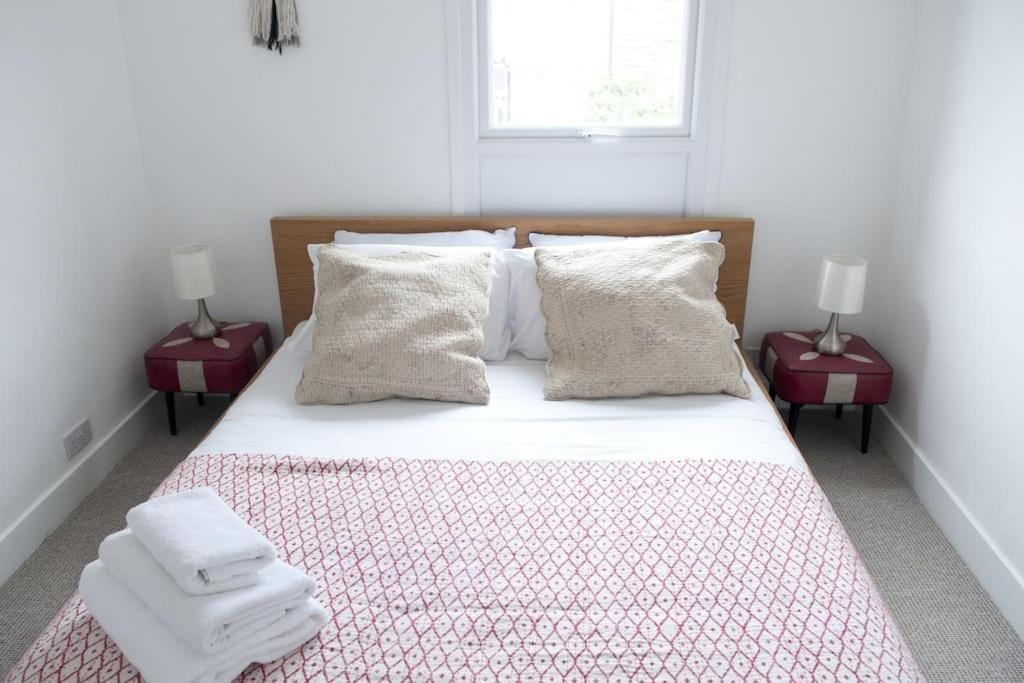 Light Filled Mid- Century 3 Bed Cottage In Dulwich London Exteriör bild
