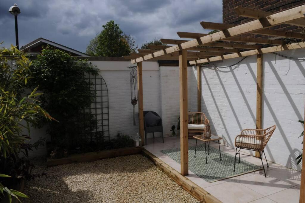 Light Filled Mid- Century 3 Bed Cottage In Dulwich London Exteriör bild